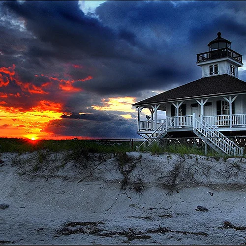House beside the beach image